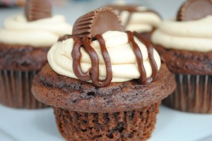 Reesespeanutbuttercupcakes Reese's Peanut Butter Cup Cupcake Recipe