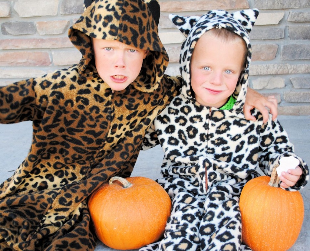 How to make a cheetah or leopard costume