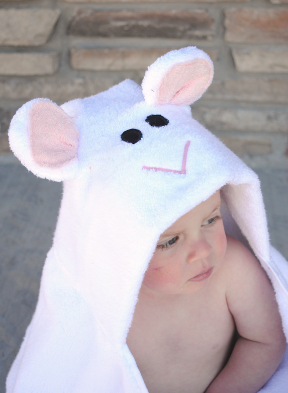 Lamb Hooded Towel Pattern-Perfect sewing project for Spring or Easter and makes a great gift! So cute! #easter #eastercrafts
