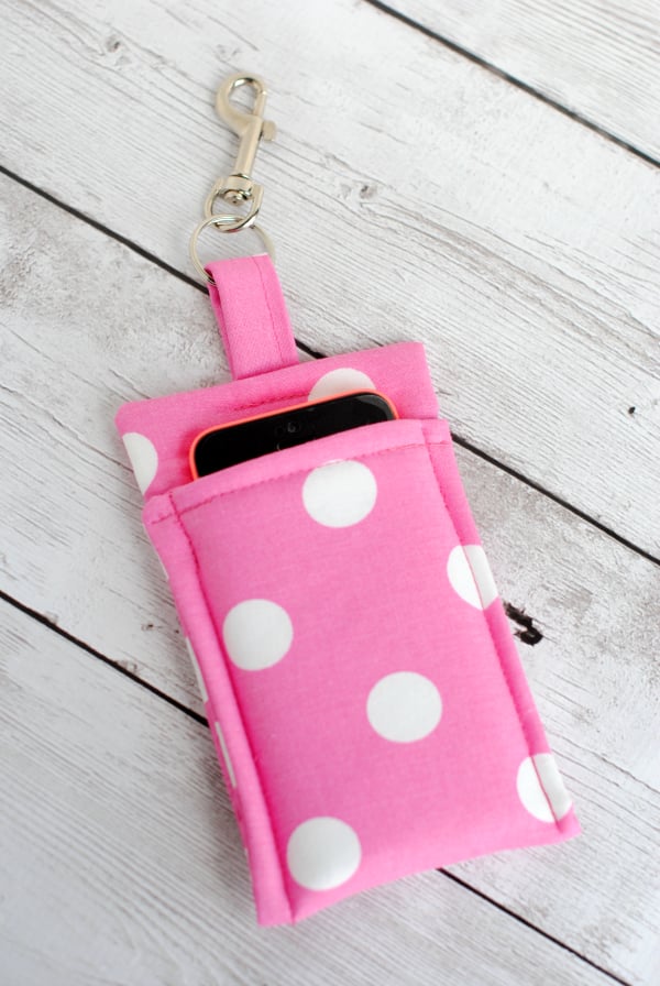 Cellphone Wallet | Clever Sewing Projects To Upcycle Fabric Scraps