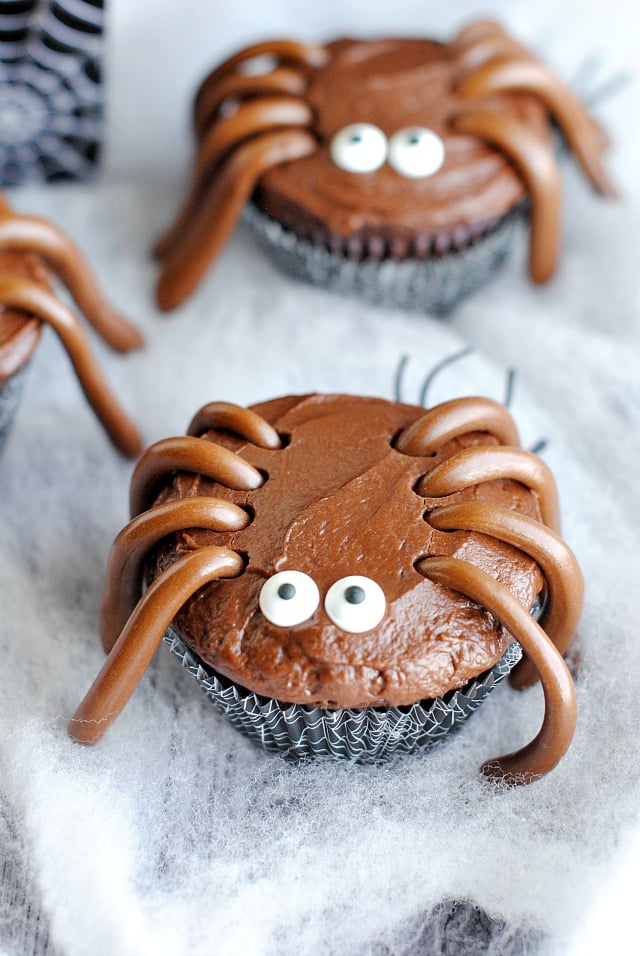 How to Make Spider Cupcakes
