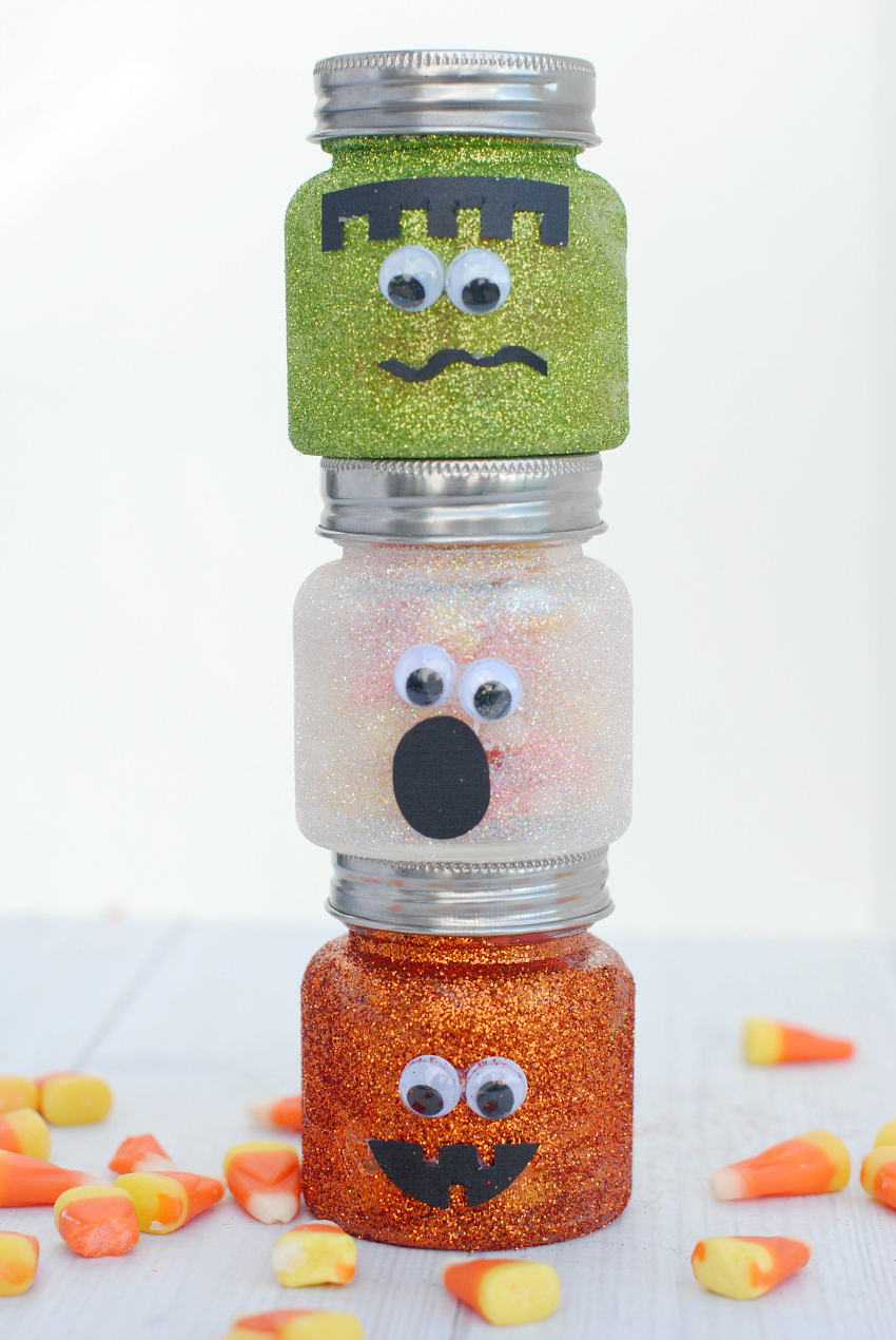 Halloween Party Favors-Cute little Halloween mason jars. 