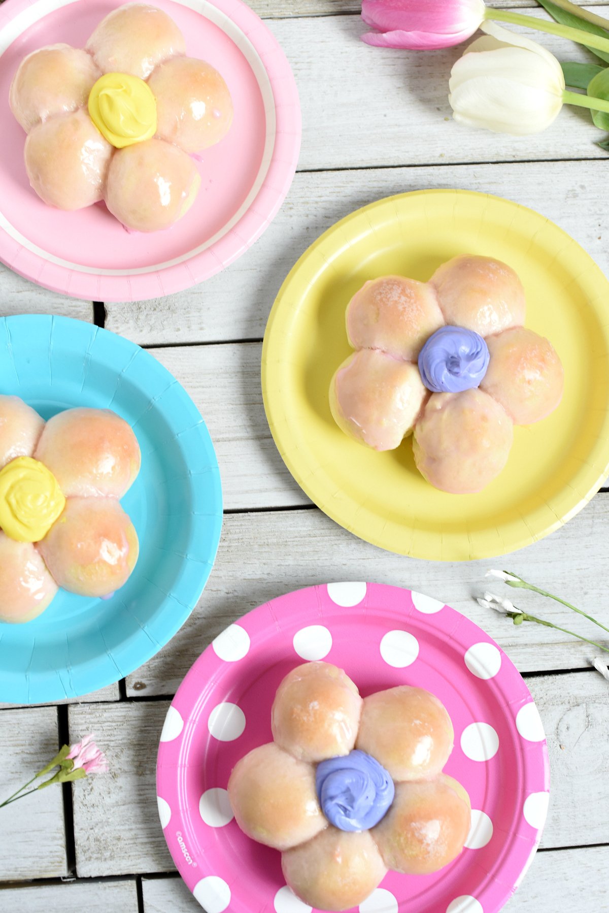 Mother's Day Brunch Recipes-Make these cute Spring flowers for a great Mother's Day brunch that she will love. #mothersday #mothersdaybrunch #breakfast #food #recipes #yum