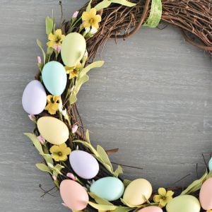 Easter Wreath-This festive Spring wreath is perfect to hang on your door this Spring and it's easy to make! #easter #spring #easterdecor #easterdecorations