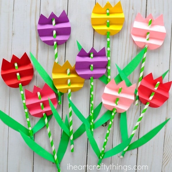 paper-straw-tulip-craft.jpg