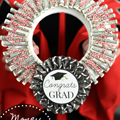 Money Graduation Gift Ideas: Money Wreath
