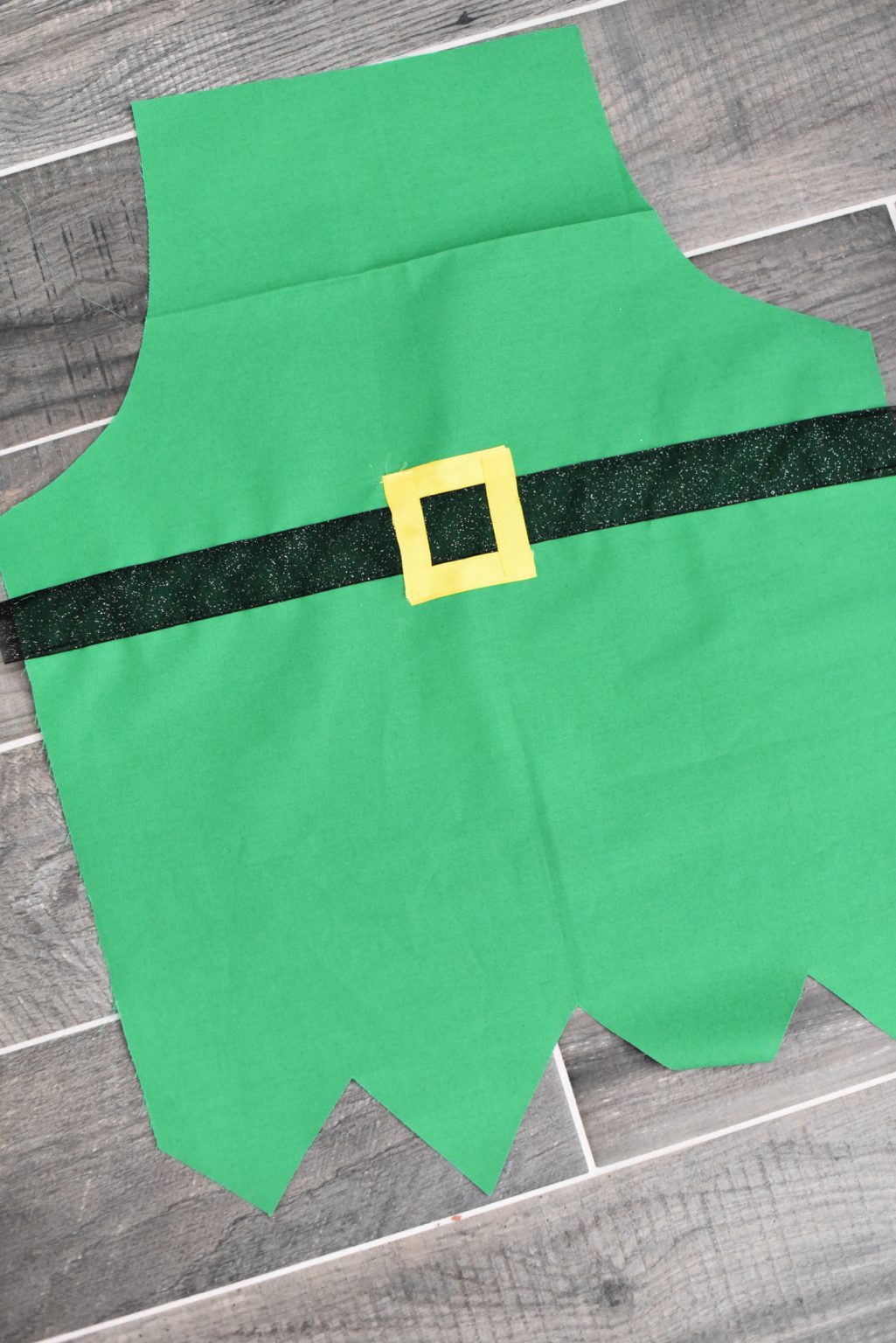 Cute Elf Apron Pattern for Christmas - Crazy Little Projects