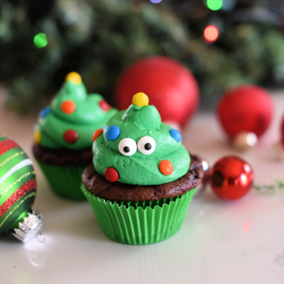 Cute Christmas Tree Cupcakes